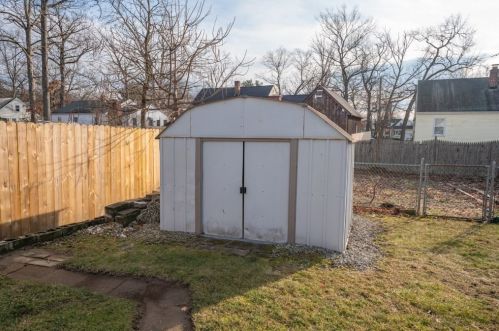 281 Hartwick St, Springfield MA 01108-3564 exterior