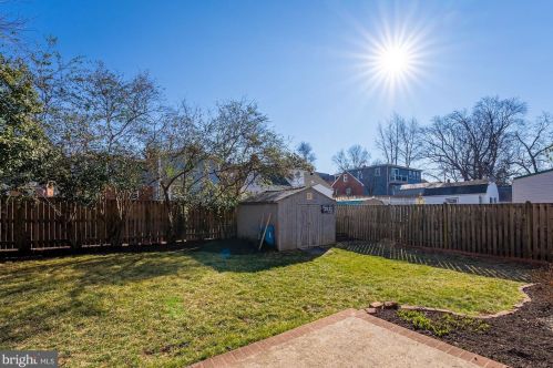 151 Moncure Dr, Alexandria VA 22314-4946 exterior