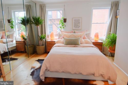 403 17 St, Philadelphia PA 19130-0041 exterior