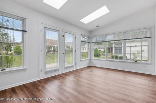 313 Devon St, Lakehurst NJ 08759-4636 exterior