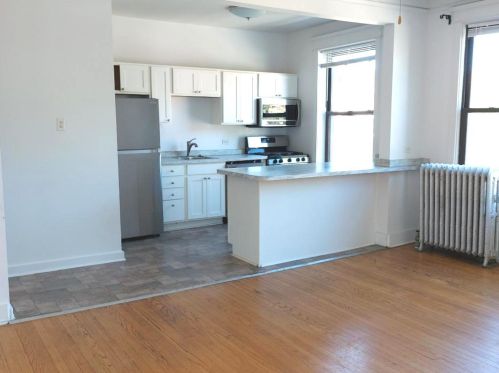 6100 Ingleside Ave, Chicago IL  60637-2634 exterior