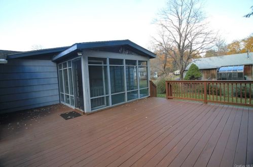 24 Wilmot Ter, Poughkeepsie NY 12603-4117 exterior