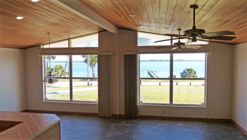 8309 Indian Riv Dr, Fort Pierce FL 34982-7716 exterior