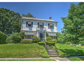 32 Holly St, Providence RI  02906-3723 exterior