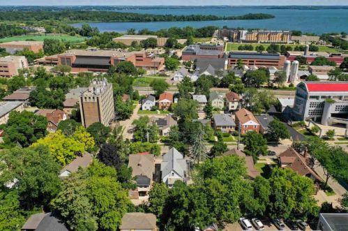 1915 University Ave, Madison WI 53726-3918 exterior