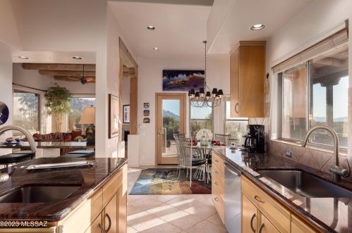 13623 Placita Montanas De Oro, Tucson AZ 85755-8685 exterior