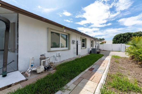 441 53rd St, Boca Raton FL  33487-3750 exterior