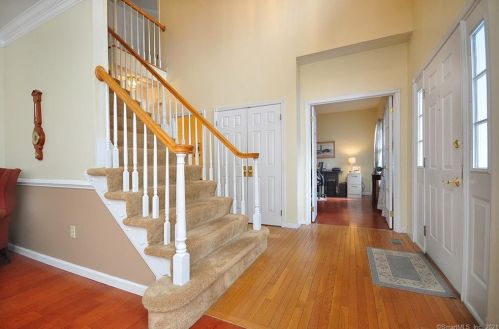 100 Pierce Blvd, Windsor CT 06095-1787 exterior