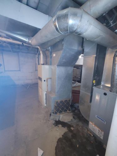 3053 Holton St, Milwaukee WI 53212-2122 exterior