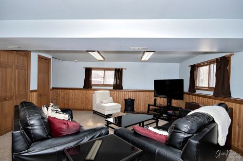 3105 Hilltop Dr, Bull Valley IL 60097-9303 exterior