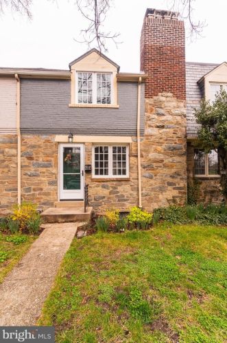 707 Avon Pl, Alexandria VA  22314-1205 exterior