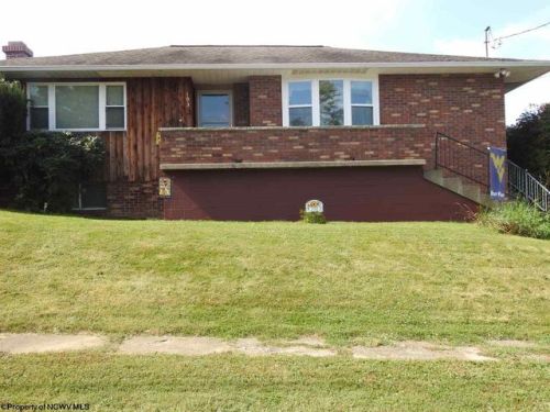 193 Paw Paw Ave, Rivesville, WV 26588-9803