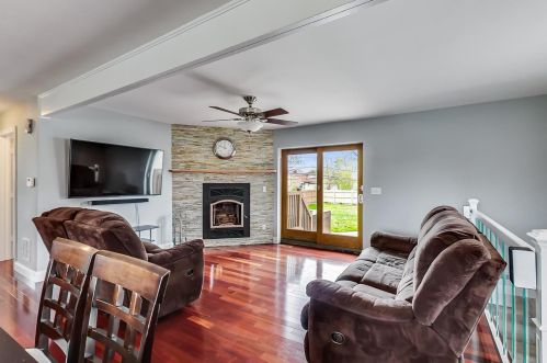 8236 Berwyn Ave, Chicago IL 60656-1455 exterior