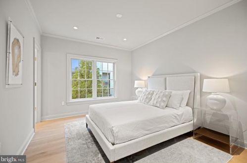 4511 Klingle St, Washington DC  20016-3580 exterior