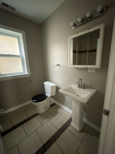 8236 Ellis Ave, Chicago IL 60619-5502 exterior