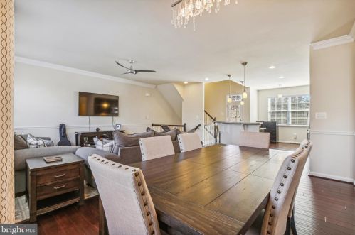 3570 Huntley Manor Ln, Alexandria VA  22306-5111 exterior