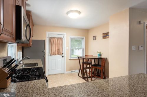 408 Route 156, Trenton NJ 08620-1728 exterior