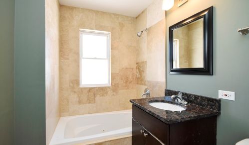 5149 Grace St, Chicago IL 60613-3904 exterior