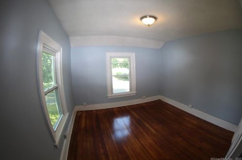 135 Autumn St, Manchester CT  06040-5519 exterior