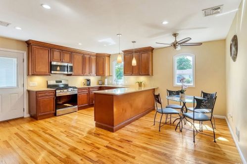 21 Orchid Ln, Commack NY exterior