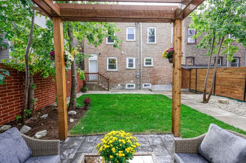 2720 Monroe St, Chicago IL  60612-2823 exterior