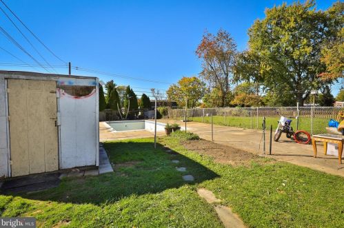 1110 Gregg St, Philadelphia PA 19115-4283 exterior