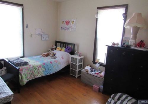 53 Hamilton Ave, Fairview NJ 07022-2040 exterior