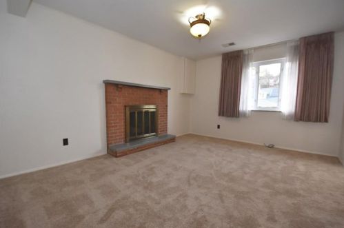 3951 Edge Rd, Pittsburgh PA 15227-3409 exterior