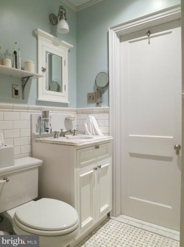 324 Camac St, Philadelphia PA 19140-4214 exterior