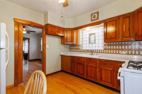 5353 Cullom Ave, Chicago IL 60641-1313 exterior