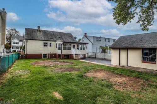 6 Melvin Ave, Iselin NJ 08830-2439 exterior