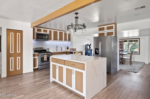 2152 Clarendon Ave, Phoenix AZ 85033-4120 exterior