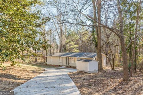 5820 Miles Rd, Atlanta, GA 30349-1276