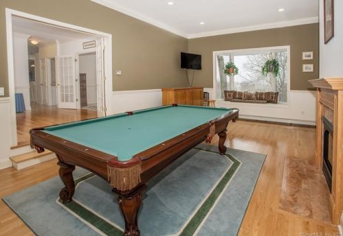 242 Barrack Hl Rd, Ridgefield CT 06877-3006 exterior