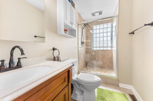 1704 Jancey St, Pittsburgh PA  15206-1146 exterior