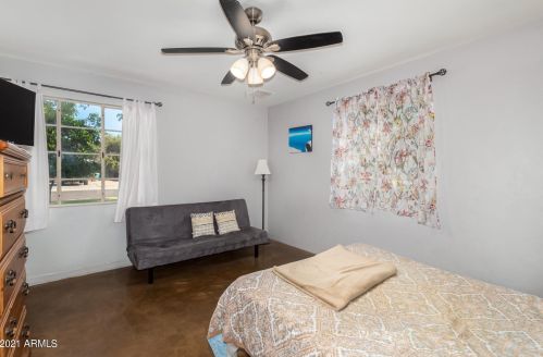 1721 Devonshire Ave, Phoenix AZ 85033-3241 exterior