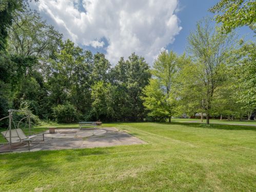 2263 Leigh Ave, Kalamazoo MI 49048-1140 exterior