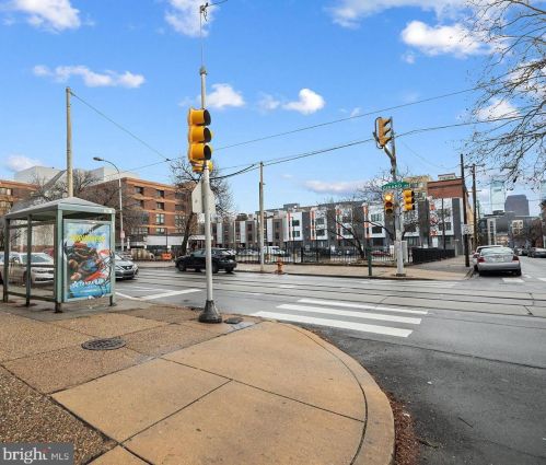 1637 Girard Ave, Philadelphia PA 19130-1514 exterior