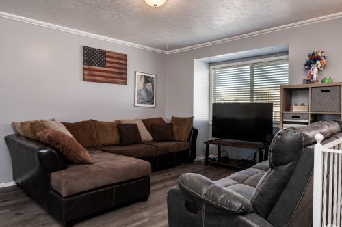 6471 Cyclamen Way, Taylorsville UT 84081-4910 exterior