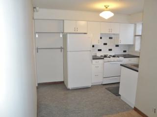 632 Snelling Ave, Saint Paul MN  55116-1532 exterior