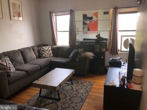 1814 Callowhill St, Philadelphia PA 19130-4110 exterior