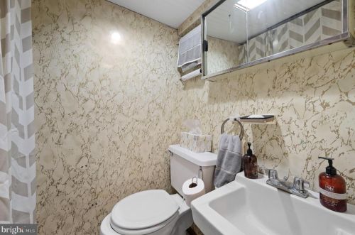 106 Oak Ln, Manor PA 19036-1414 exterior