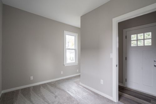 332 Clarence St, Milwaukee WI 53207-1547 exterior