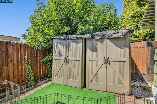 2 Terrace Dr, Concord CA 94518-2047 exterior