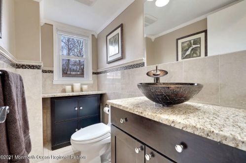 46 Brookside Rd, Edison NJ 08817-4618 exterior