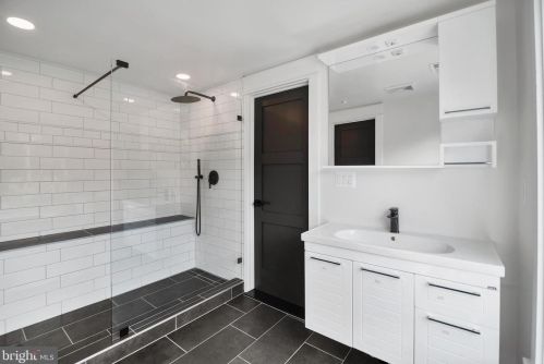 102 Ritchie Ave, Silver Spring MD  20910-5112 exterior