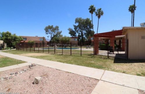 6509 Calle La Paz, Tucson, AZ 85715-4045