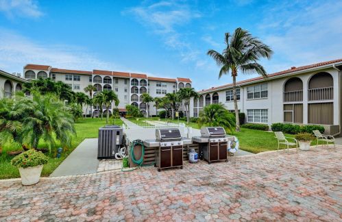 250 20th St, Boca Raton FL  33431-8040 exterior