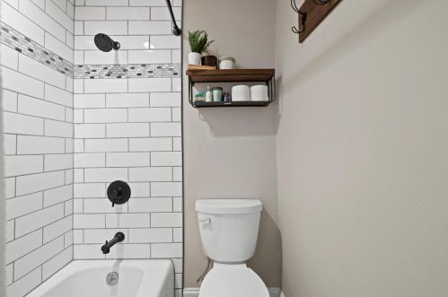 3985 84, Milwaukee WI 53228-2339 exterior