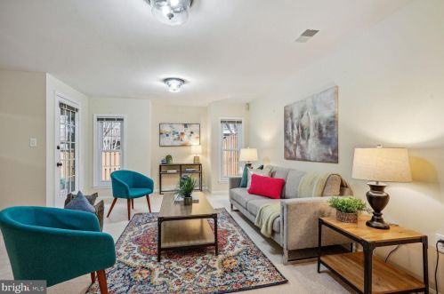 7433 Dunnington Pl, Alexandria VA  22315-5248 exterior